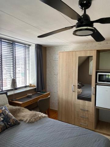 Tinyhouse Woody At The Water Lägenhet Zaandam Exteriör bild